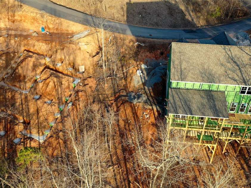 42 Stone Crest Mountain Drive, Black Mountain, NC 28711.  MLS# CAR3937373, YatesRealty ID 434. 