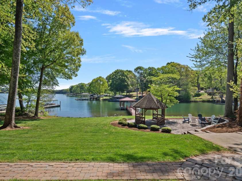 4786 Heather Lane, Denver, NC 28037.  MLS# CAR4224654, YatesRealty ID 4340. A Cove With Gorgeous Views & Calm Waters