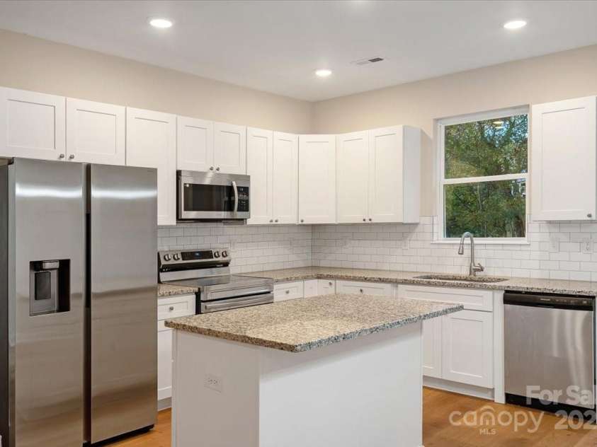 118 Aspen Street, Yadkinville, NC 27055.  MLS# CAR4313375, YatesRealty ID 43402. 