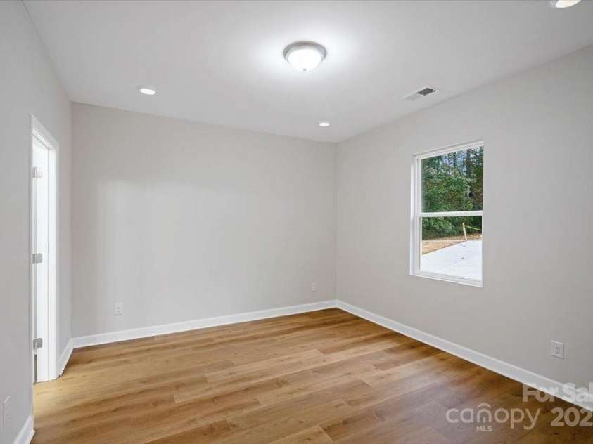 118 Aspen Street, Yadkinville, NC 27055.  MLS# CAR4313375, YatesRealty ID 43402. 