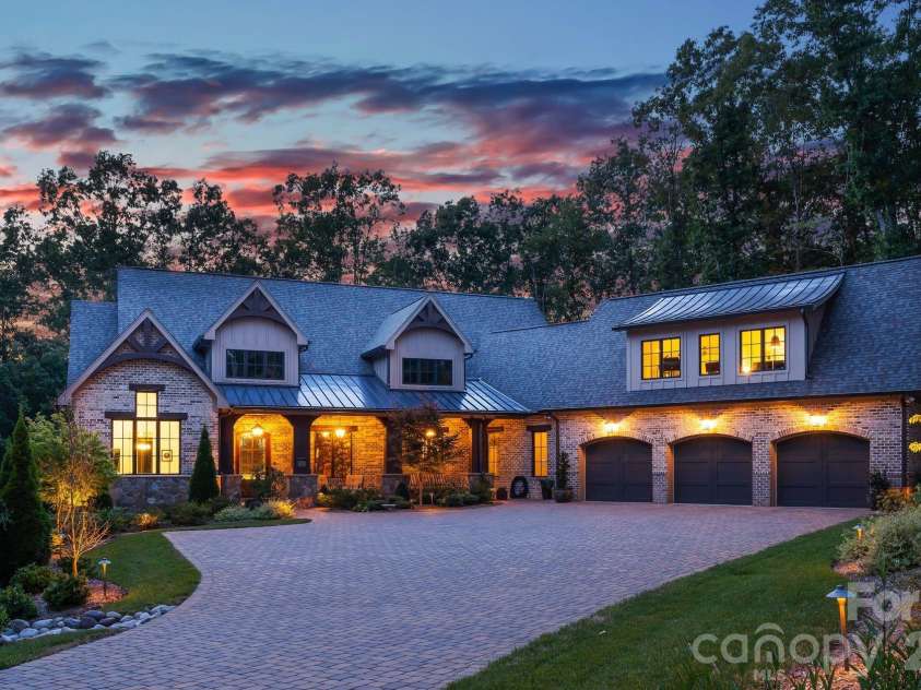 8921 Island Point Road, Charlotte, NC 28278.  MLS# CAR4408365, YatesRealty ID 43402. 