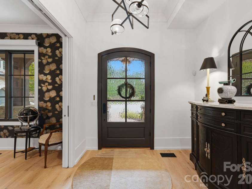 8921 Island Point Road, Charlotte, NC 28278.  MLS# CAR4408365, YatesRealty ID 43402. 