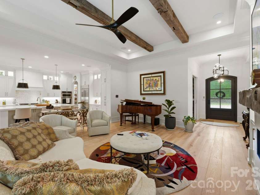 8921 Island Point Road, Charlotte, NC 28278.  MLS# CAR4408365, YatesRealty ID 43402. 