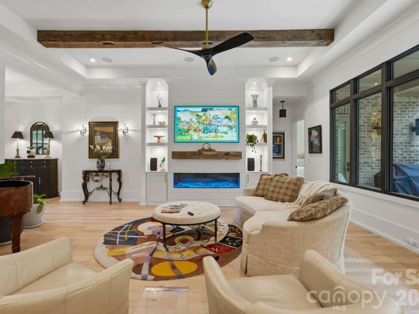 8921 Island Point Road, Charlotte, NC 28278.  MLS# CAR4408365, YatesRealty ID 43402. 