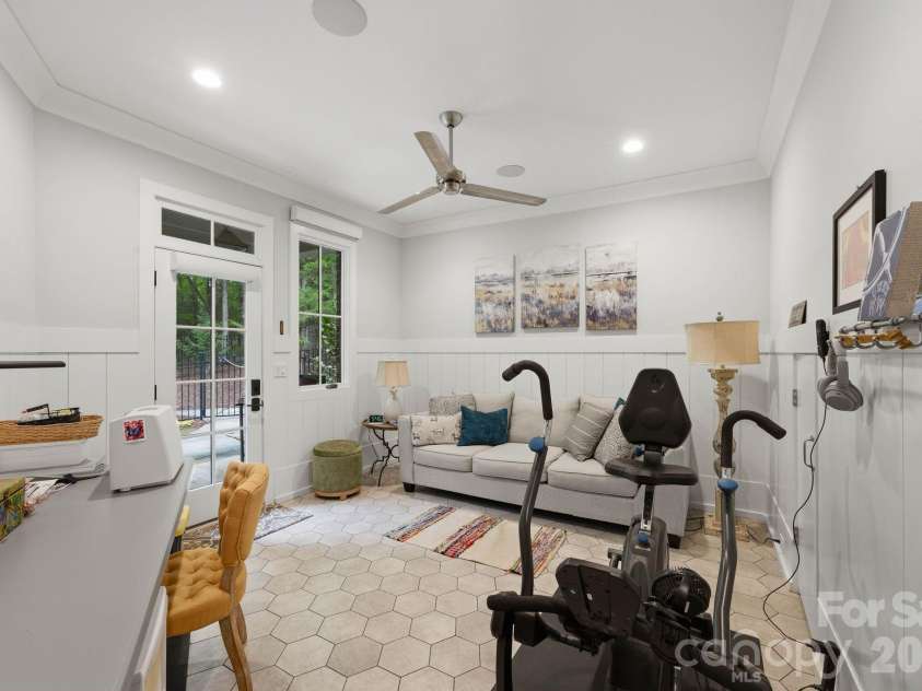 8921 Island Point Road, Charlotte, NC 28278.  MLS# CAR4408365, YatesRealty ID 43402. 
