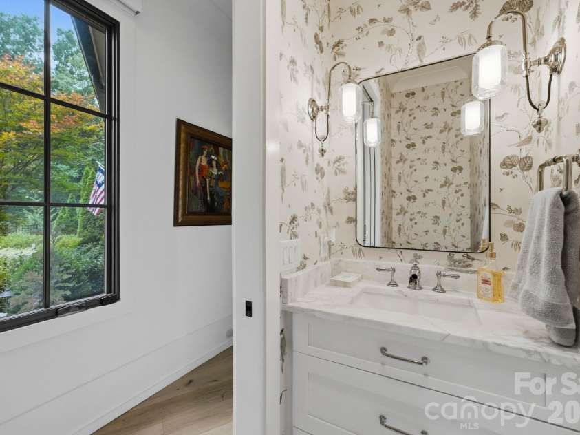 8921 Island Point Road, Charlotte, NC 28278.  MLS# CAR4408365, YatesRealty ID 43402. 