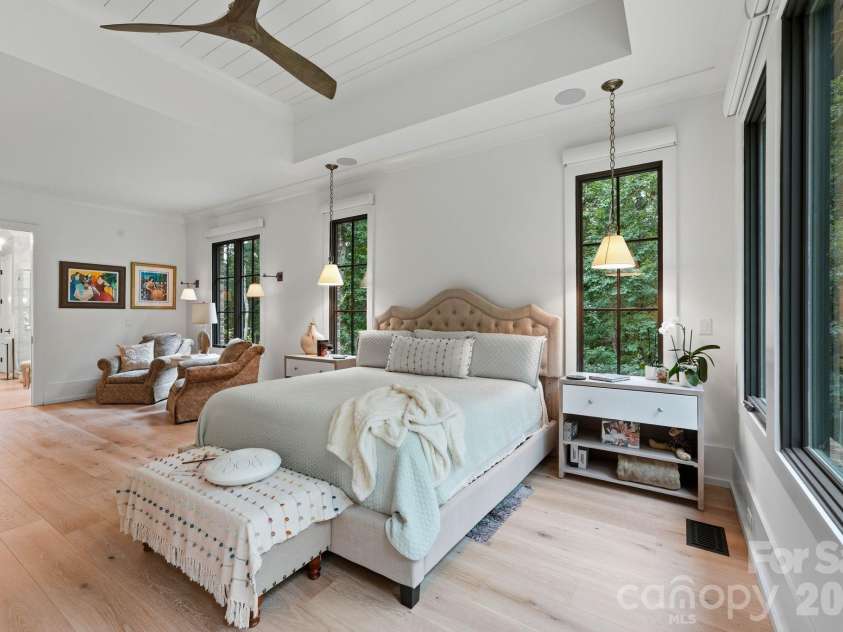 8921 Island Point Road, Charlotte, NC 28278.  MLS# CAR4408365, YatesRealty ID 43402. 