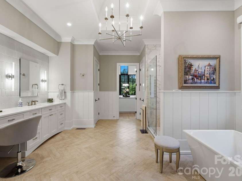 8921 Island Point Road, Charlotte, NC 28278.  MLS# CAR4408365, YatesRealty ID 43402. 
