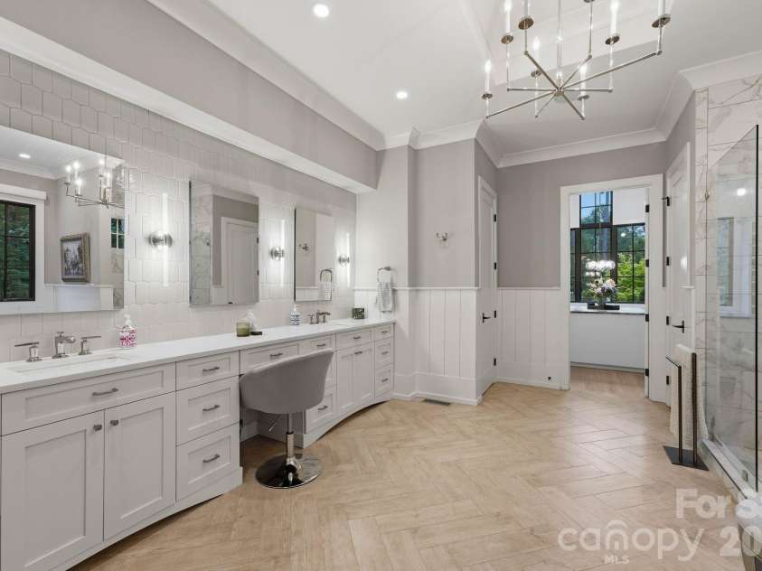 8921 Island Point Road, Charlotte, NC 28278.  MLS# CAR4408365, YatesRealty ID 43402. 