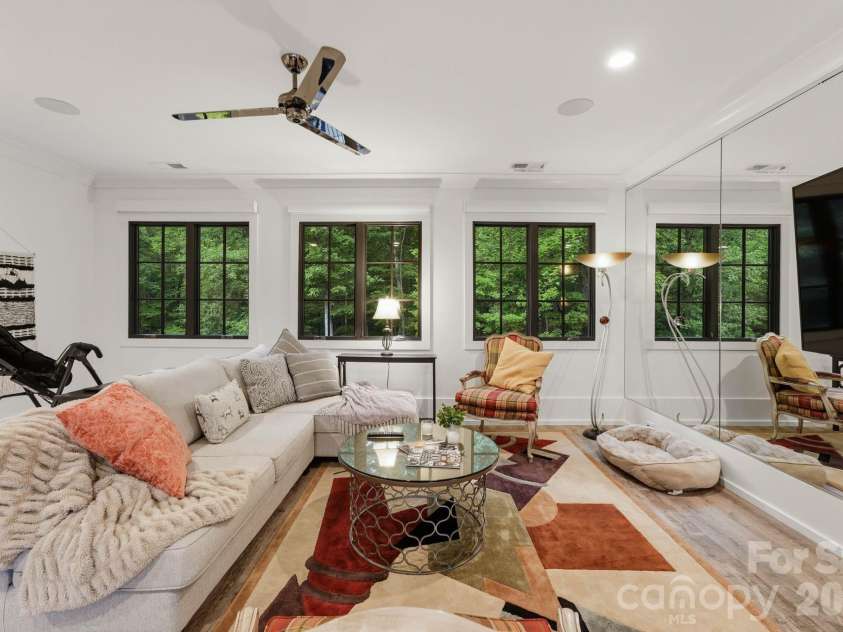 8921 Island Point Road, Charlotte, NC 28278.  MLS# CAR4408365, YatesRealty ID 43402. 