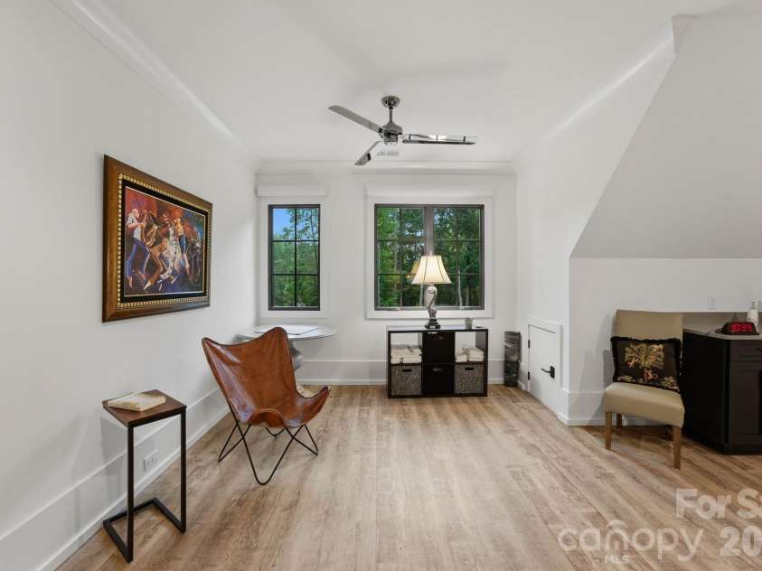 8921 Island Point Road, Charlotte, NC 28278.  MLS# CAR4408365, YatesRealty ID 43402. 