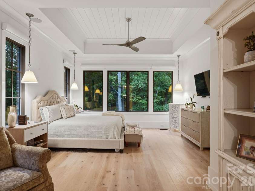8921 Island Point Road, Charlotte, NC 28278.  MLS# CAR4408365, YatesRealty ID 43402. 