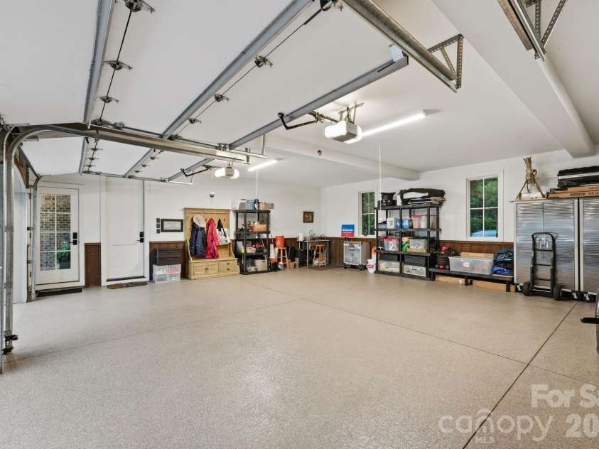8921 Island Point Road, Charlotte, NC 28278.  MLS# CAR4408365, YatesRealty ID 43402. 