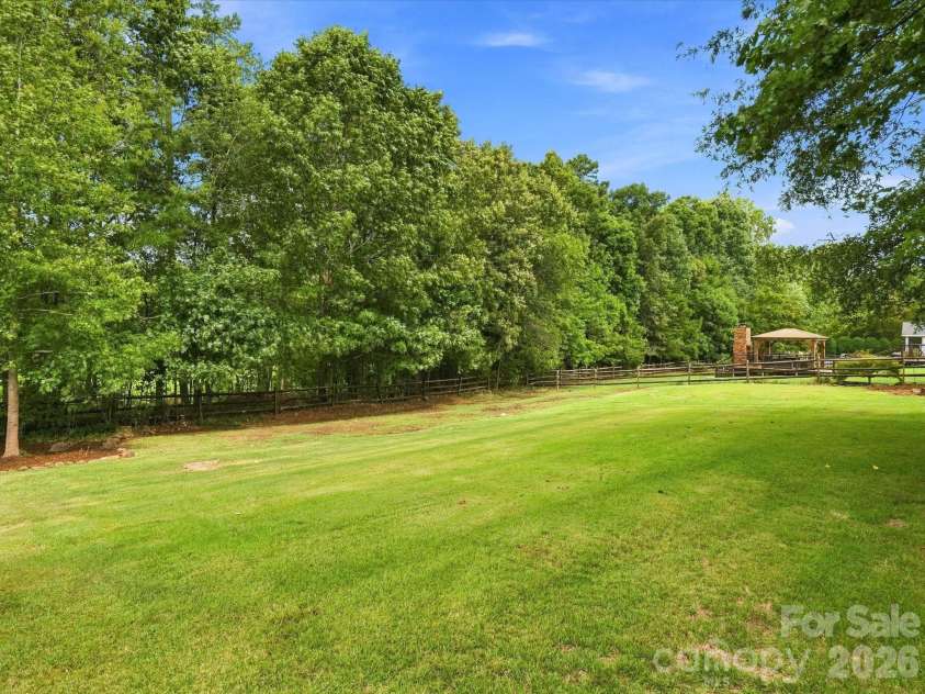 1012 Easthampton Lane, Waxhaw, NC 28173.  MLS# CAR4406705, YatesRealty ID 43403. 