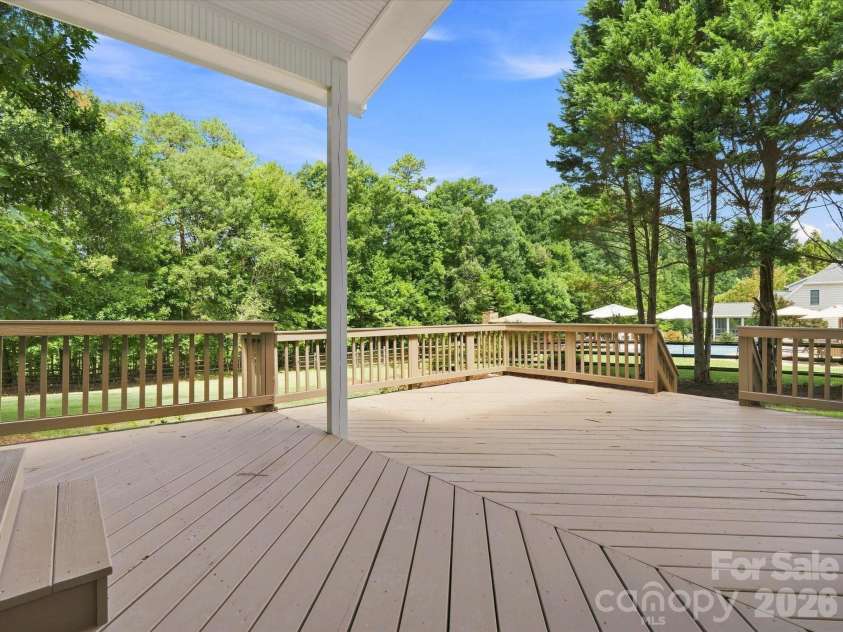 1012 Easthampton Lane, Waxhaw, NC 28173.  MLS# CAR4406705, YatesRealty ID 43403. 