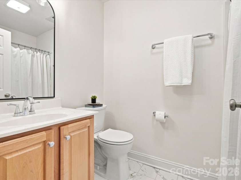 1012 Easthampton Lane, Waxhaw, NC 28173.  MLS# CAR4406705, YatesRealty ID 43403. Full bath upper level guest