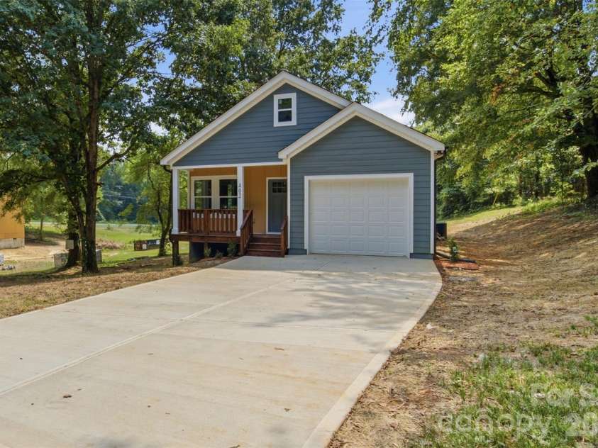 402 Brookwood Avenue, Cherryville, NC 28021.  MLS# CAR4406967, YatesRealty ID 43404. 