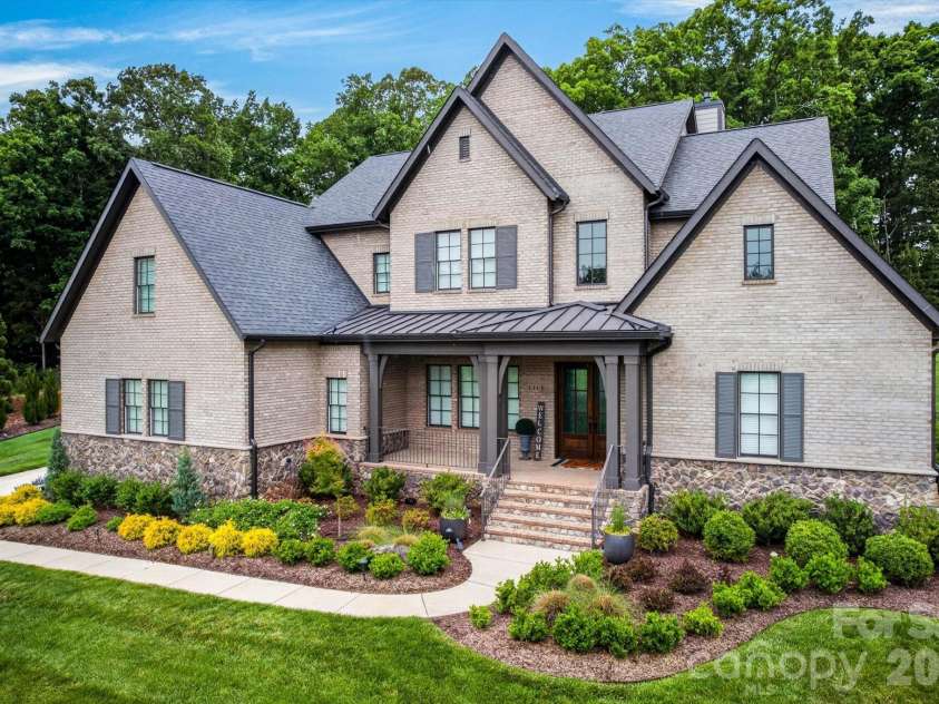 1115 Shelton Oaks Court, Matthews, NC 28105.  MLS# CAR4407717, YatesRealty ID 43405. 