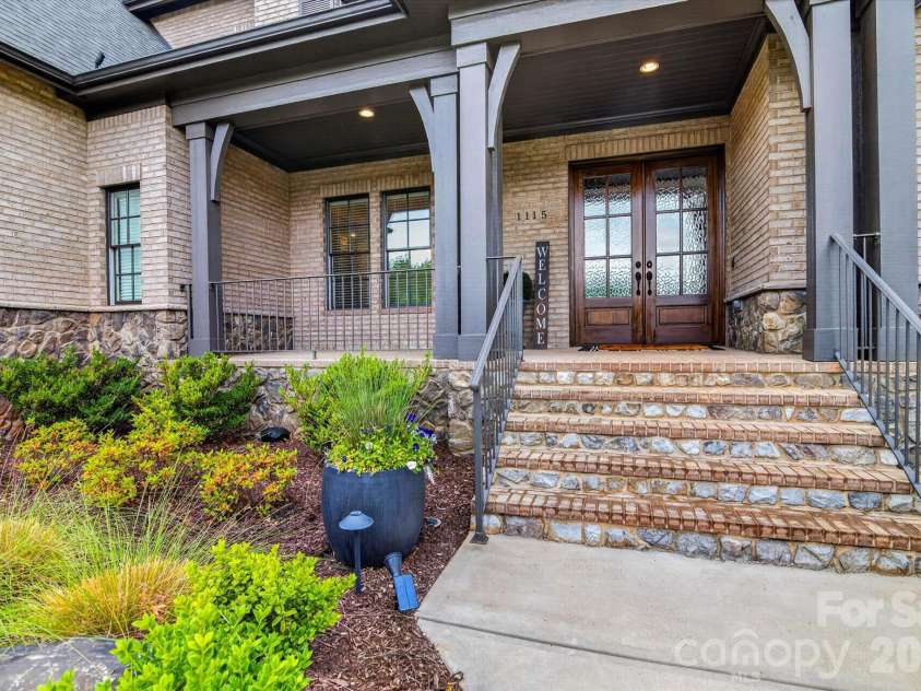 1115 Shelton Oaks Court, Matthews, NC 28105.  MLS# CAR4407717, YatesRealty ID 43405. 