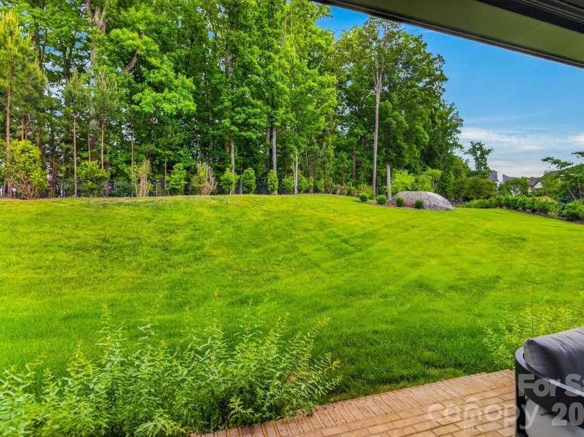 1115 Shelton Oaks Court, Matthews, NC 28105.  MLS# CAR4407717, YatesRealty ID 43405. 