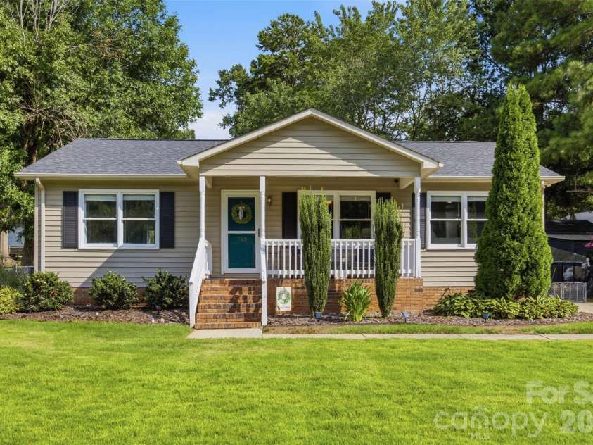 165 Obrien Place, Concord, NC 28025.  MLS# CAR4411507, YatesRealty ID 43408. Exterior Front