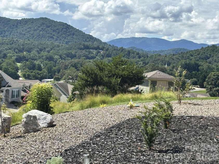 30 Rose Point Drive, Leicester, NC 28748.  MLS# CAR4412808, YatesRealty ID 43409. 