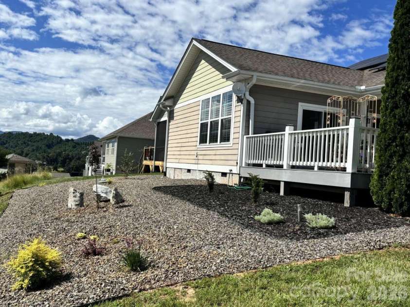 30 Rose Point Drive, Leicester, NC 28748.  MLS# CAR4412808, YatesRealty ID 43409. 