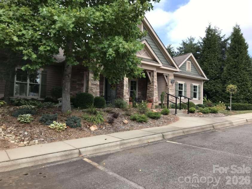 30 Rose Point Drive, Leicester, NC 28748.  MLS# CAR4412808, YatesRealty ID 43409. 