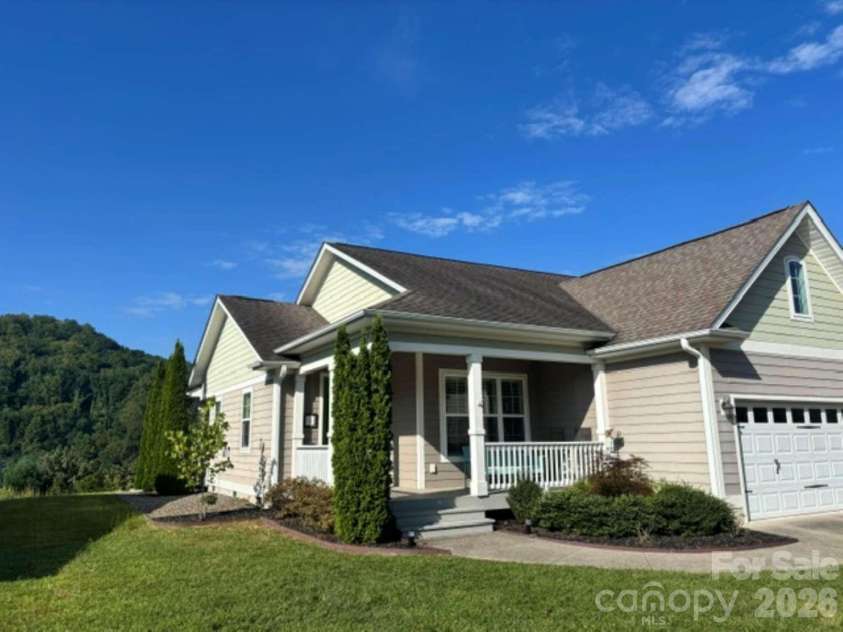 30 Rose Point Drive, Leicester, NC 28748.  MLS# CAR4412808, YatesRealty ID 43409. 