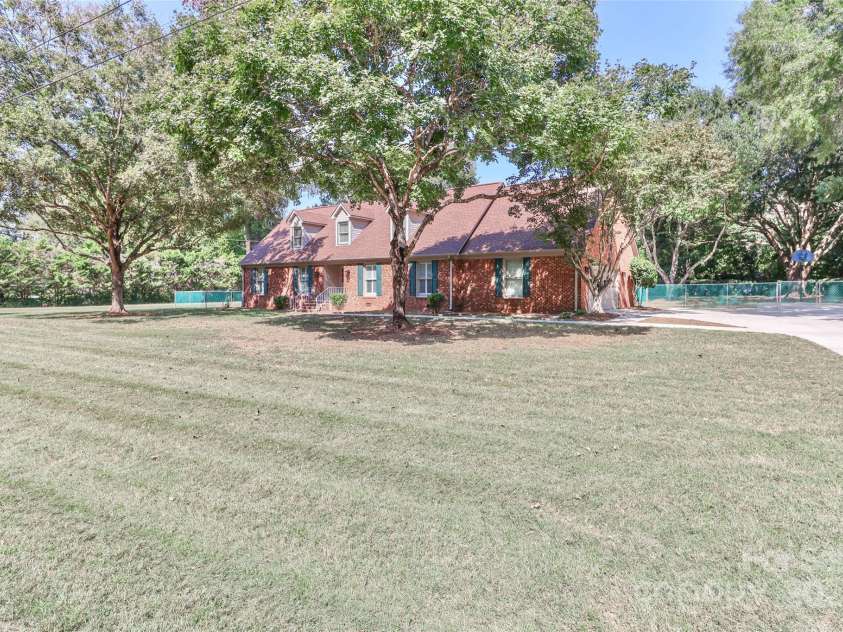 1051 Michael Avenue, Concord, NC 28025.  MLS# CAR4304116, YatesRealty ID 4341. 