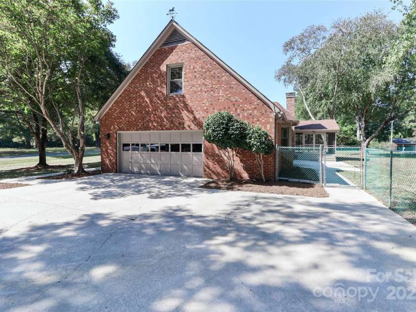 1051 Michael Avenue, Concord, NC 28025.  MLS# CAR4304116, YatesRealty ID 4341. Oversized garage