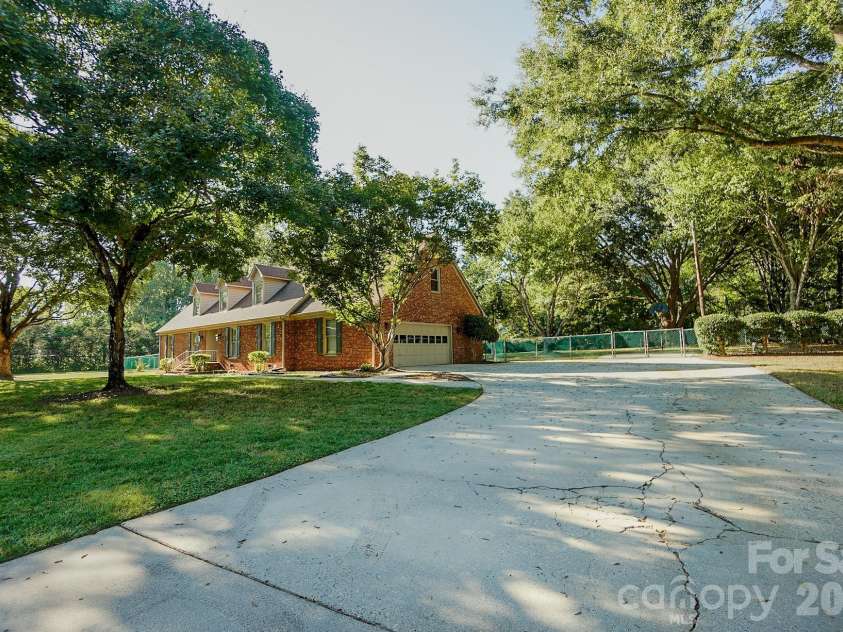 1051 Michael Avenue, Concord, NC 28025.  MLS# CAR4427422, YatesRealty ID 4341. 
