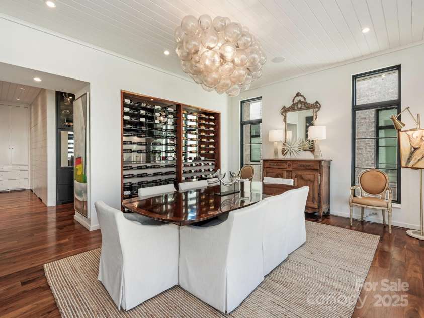 2836 Kenwood Sharon Lane, Charlotte, NC 28211.  MLS# CAR4238683, YatesRealty ID 4341. Dining Room