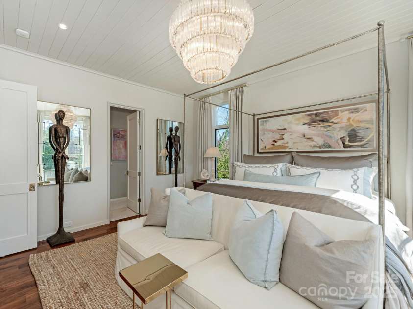 2836 Kenwood Sharon Lane, Charlotte, NC 28211.  MLS# CAR4238683, YatesRealty ID 4341. Primary Bedroom