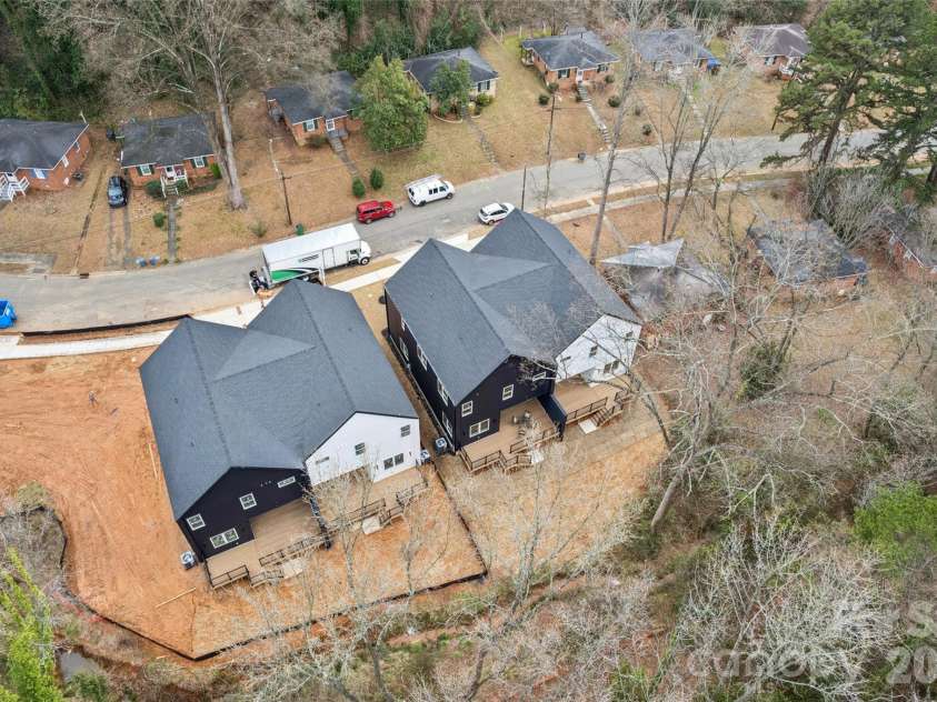 2412 Crestview Drive, Charlotte, NC 28216.  MLS# CAR4332817, YatesRealty ID 43411. 