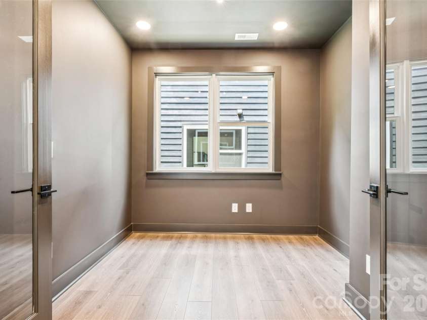 2412 Crestview Drive, Charlotte, NC 28216.  MLS# CAR4332817, YatesRealty ID 43411. 