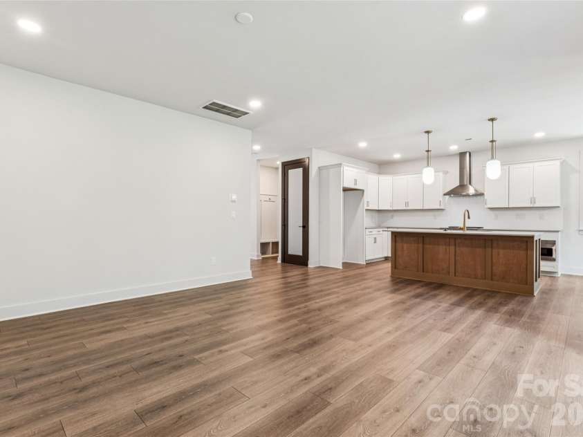 2412 Crestview Drive, Charlotte, NC 28216.  MLS# CAR4332817, YatesRealty ID 43411. 