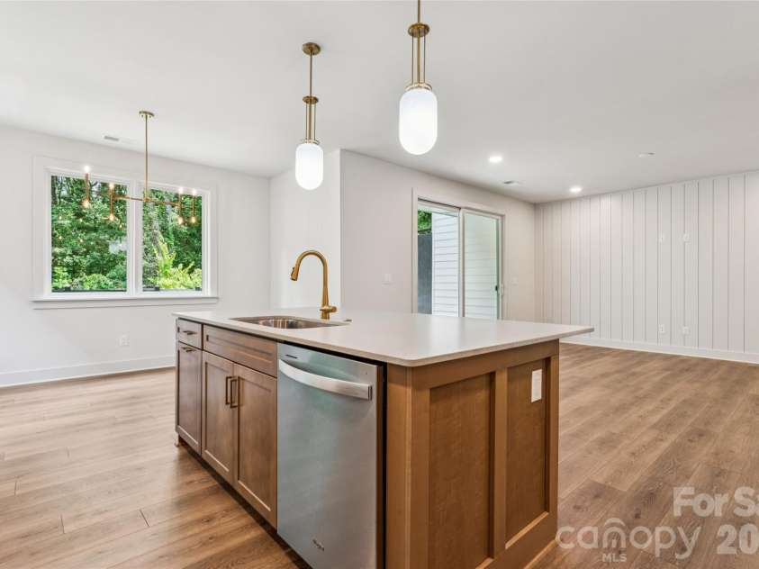 2412 Crestview Drive, Charlotte, NC 28216.  MLS# CAR4332817, YatesRealty ID 43411. 