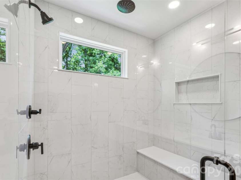 2412 Crestview Drive, Charlotte, NC 28216.  MLS# CAR4332817, YatesRealty ID 43411. 