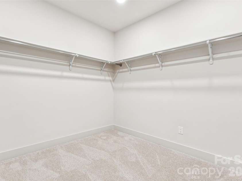 2412 Crestview Drive, Charlotte, NC 28216.  MLS# CAR4332817, YatesRealty ID 43411. 