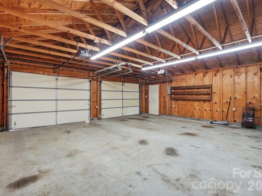 2050 Brownstone Court, Gastonia, NC 28054.  MLS# CAR4412212, YatesRealty ID 43412. 