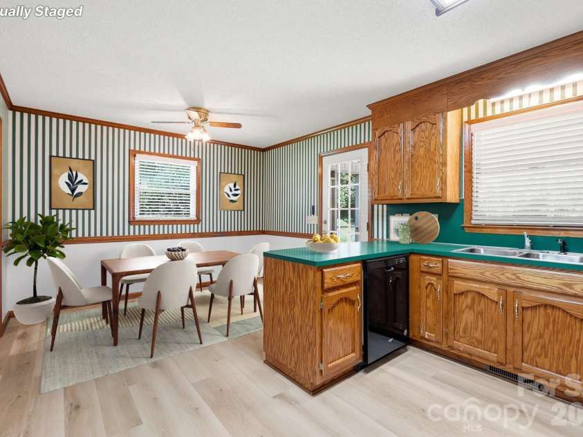2050 Brownstone Court, Gastonia, NC 28054.  MLS# CAR4412212, YatesRealty ID 43412. Virtually Statged