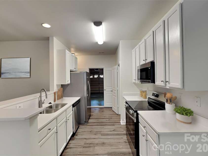 6523 Avonlea Court, Charlotte, NC 28269.  MLS# CAR4409482, YatesRealty ID 43413. 