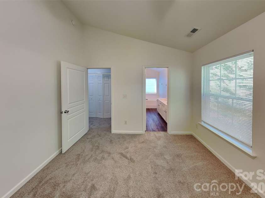 6523 Avonlea Court, Charlotte, NC 28269.  MLS# CAR4409482, YatesRealty ID 43413. 
