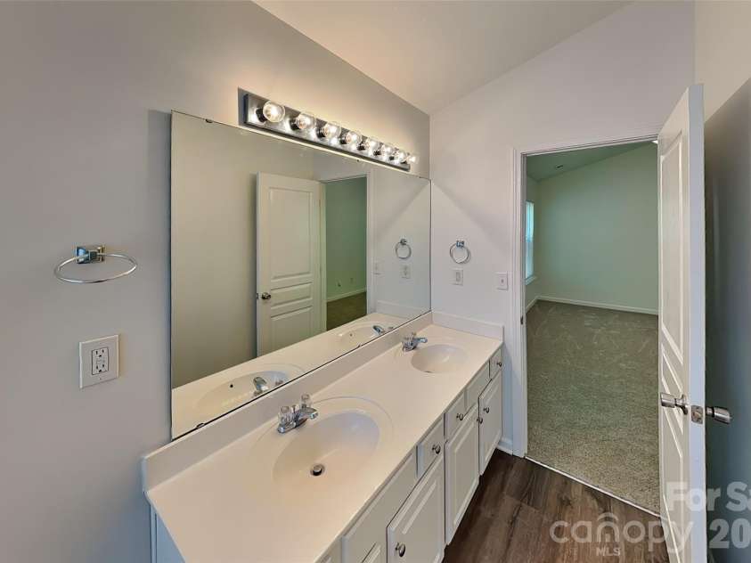 6523 Avonlea Court, Charlotte, NC 28269.  MLS# CAR4409482, YatesRealty ID 43413. 