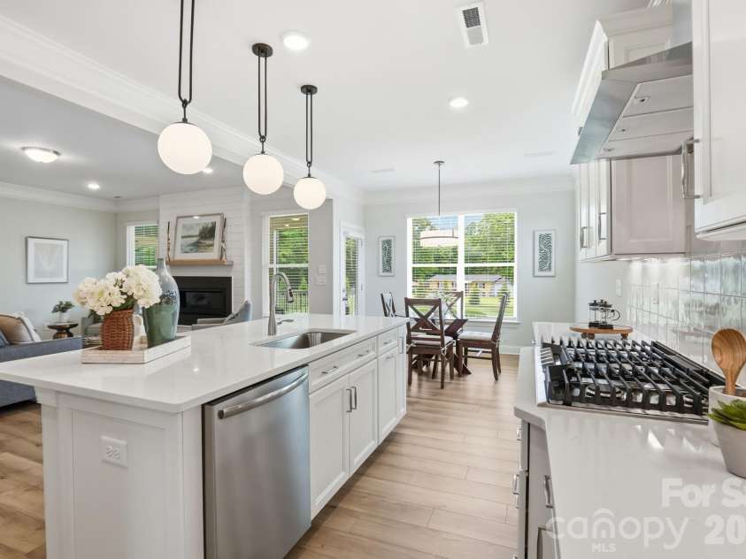 545 Cheryl Lynn Drive, Rock Hill, SC 29730.  MLS# CAR4314000, YatesRealty ID 43414. Kitchen