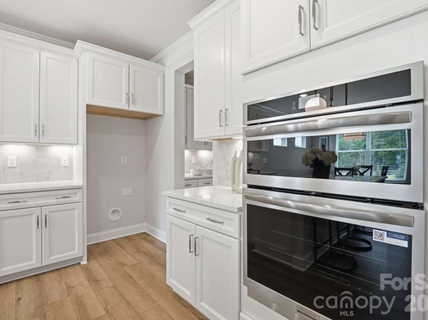 545 Cheryl Lynn Drive, Rock Hill, SC 29730.  MLS# CAR4314000, YatesRealty ID 43414. Stainless appliances