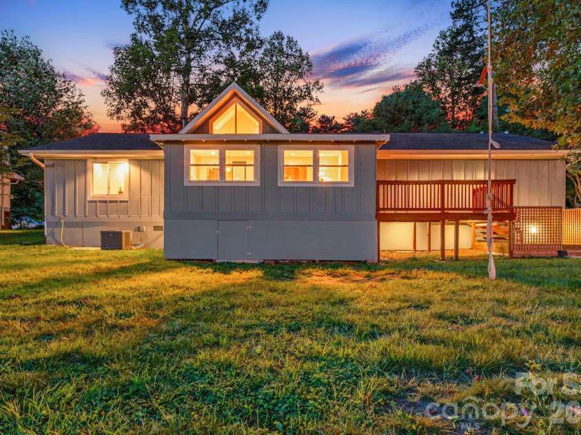 35 Golden Oaks Lane, Fletcher, NC 28732.  MLS# CAR4411250, YatesRealty ID 43415. 