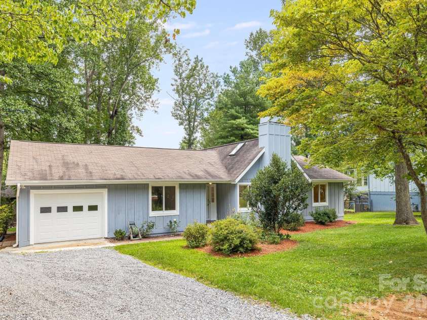35 Golden Oaks Lane, Fletcher, NC 28732.  MLS# CAR4411250, YatesRealty ID 43415. 