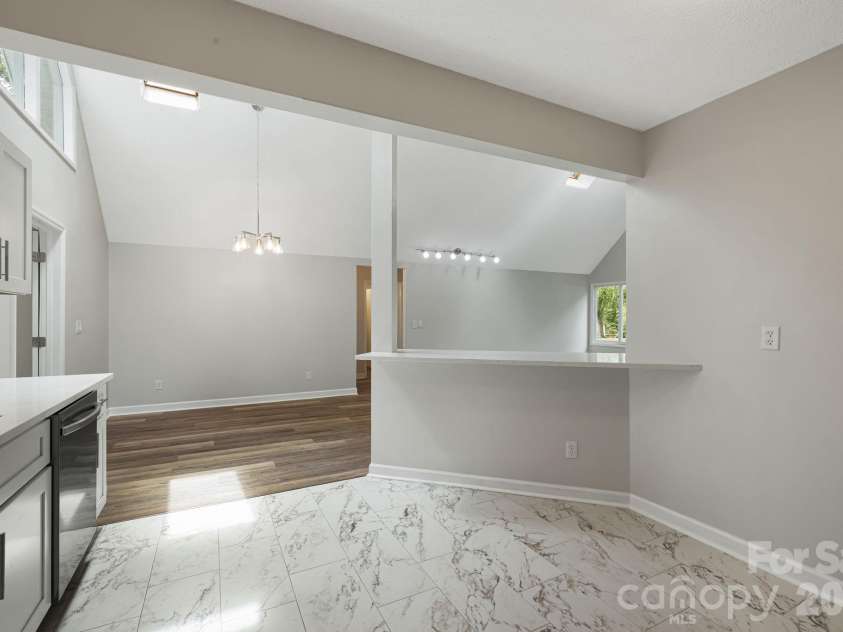35 Golden Oaks Lane, Fletcher, NC 28732.  MLS# CAR4411250, YatesRealty ID 43415. 